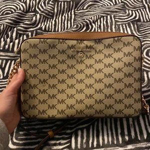 jet set tan crossbody